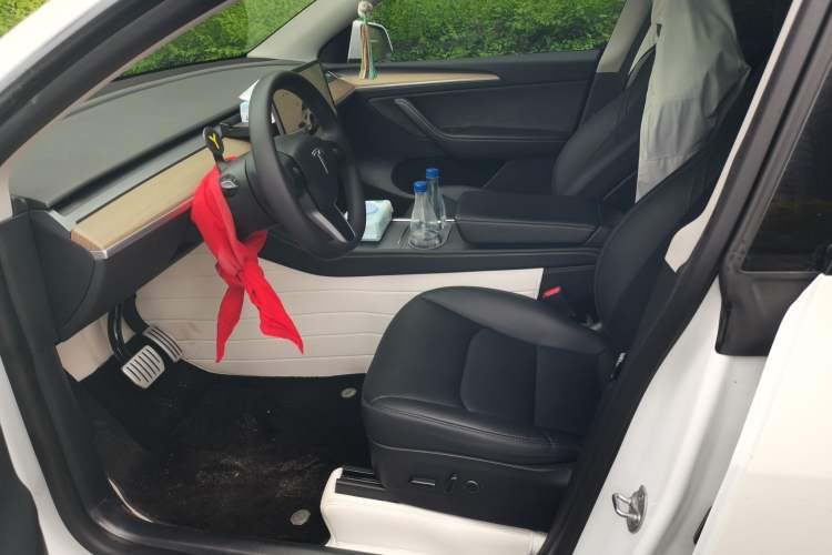 Used Tesla Model Y 2021 Performance High-Performance All-Wheel-Drive Version Left Front Seat