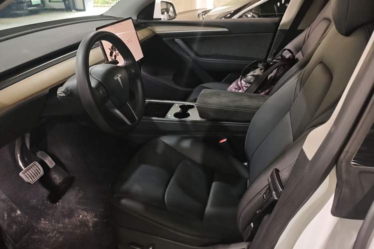 Used Tesla Model Y 2021 Revised Version 2 Long-Range All-Wheel-Drive Edition Left Front Seat
