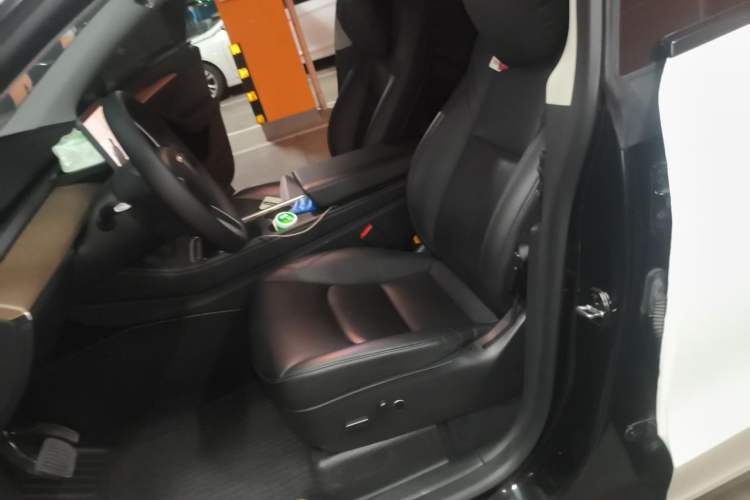 Used Tesla Model Y 2021 Standard Range Rear-Wheel Drive Version Left Front Seat