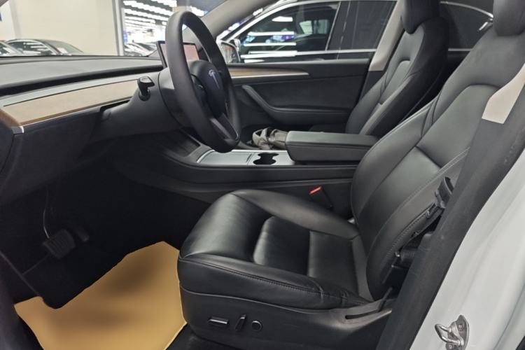 Used Tesla Model Y 2021 Long-Range All-Wheel-Drive Version Left Front Seat