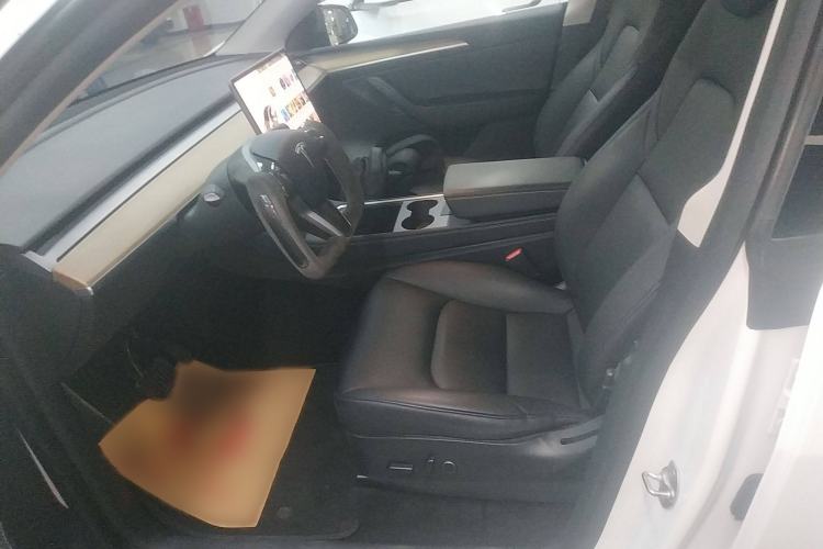 Used Tesla Model Y 2021 Long-Range All-Wheel-Drive Version Left Front Seat