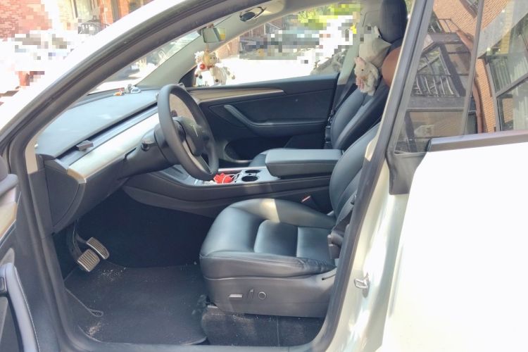 Used Tesla Model Y 2021 Standard Range Rear-Wheel Drive Version Left Front Seat