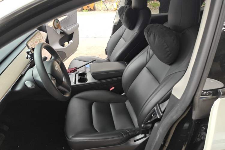 Used Tesla Model Y 2021 Long-Range All-Wheel-Drive Version Left Front Seat