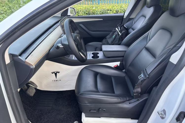 Used Tesla Model Y 2021 Long-Range All-Wheel-Drive Version 3D7 Left Front Seat