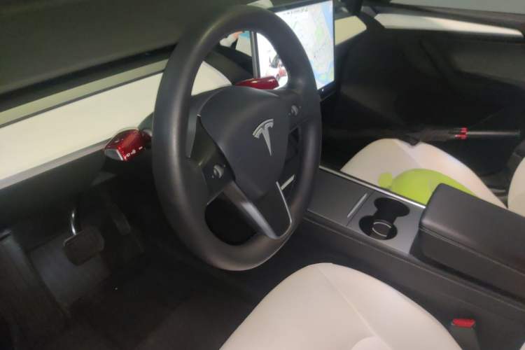 Used Tesla Model Y 2021 Standard Range Rear-Wheel Drive Version Left Front Seat