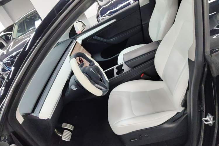 Used Tesla Model Y 2021 Performance High-Performance All-Wheel-Drive Version Left Front Seat