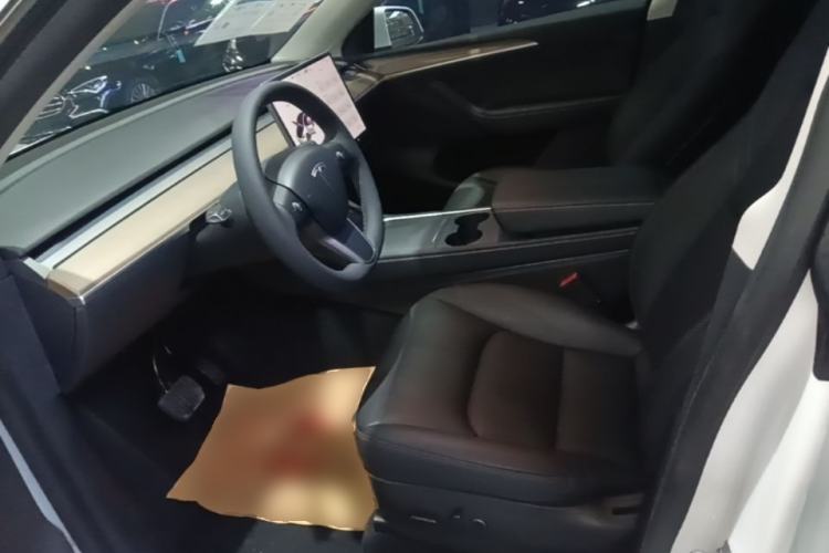 Used Tesla Model Y 2021 Standard Range Rear-Wheel Drive Version Left Front Seat