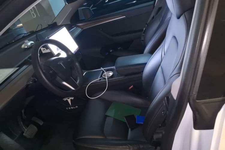 Used Tesla Model Y 2021 Standard Range Rear-Wheel Drive Version Left Front Seat