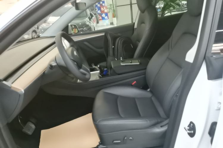 Used Tesla Model Y 2021 Long-Range All-Wheel-Drive Version 3D7 Left Front Seat