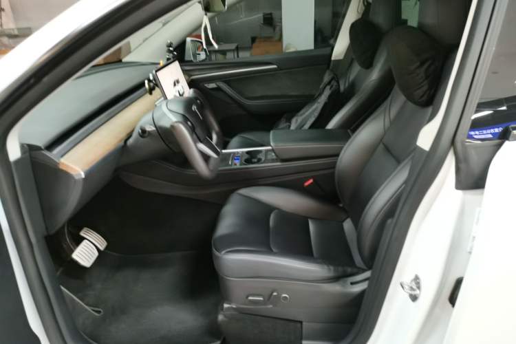 Used Tesla Model Y 2021 Performance High-Performance All-Wheel-Drive Version Left Front Seat