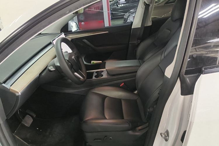 Used Tesla Model Y 2021 Long-Range All-Wheel-Drive Version 3D7 Left Front Seat