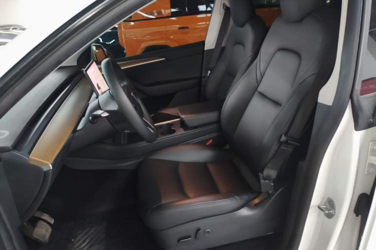 Used Tesla Model Y 2021 Long-Range All-Wheel-Drive Version Left Front Seat