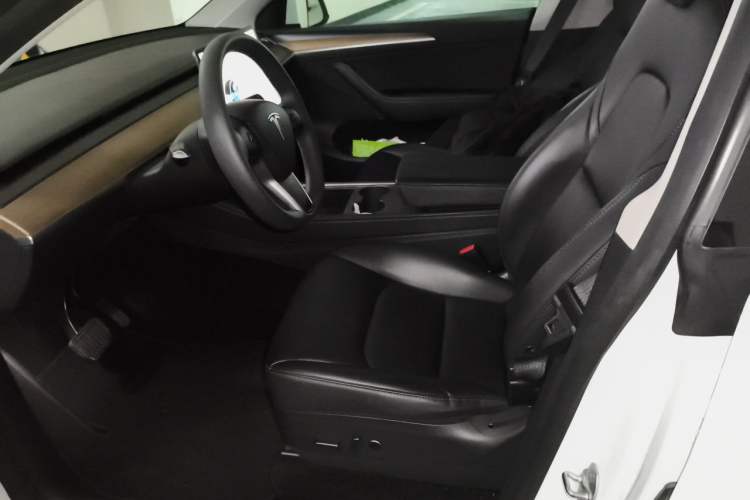 Used Tesla Model Y 2021 Standard Range Rear-Wheel Drive Version Left Front Seat