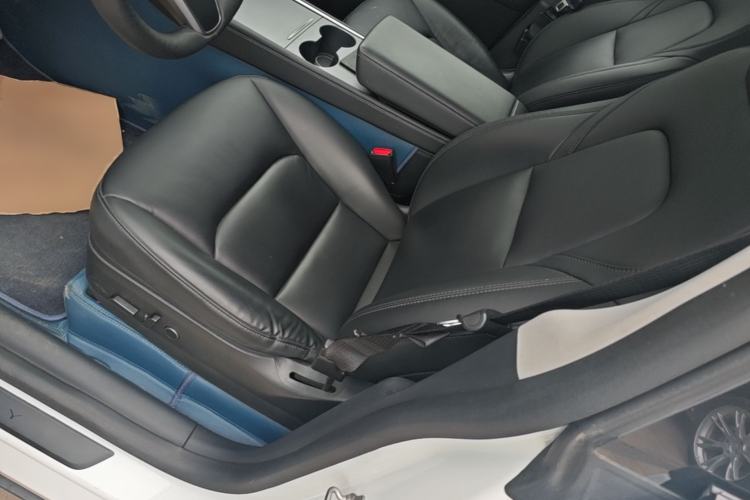 Used Tesla Model Y 2021 Long-Range All-Wheel-Drive Version Left Front Seat