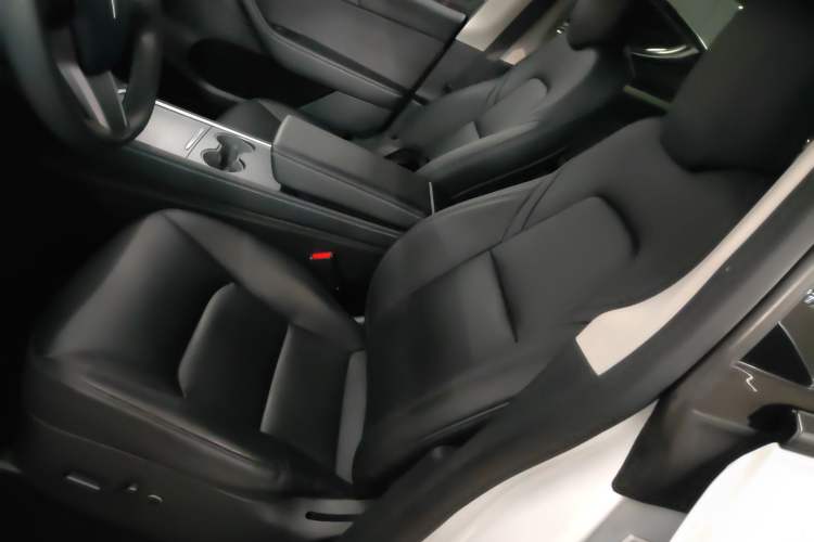Used Tesla Model Y 2021 Revised Version 2 Long-Range All-Wheel-Drive Edition Left Front Seat