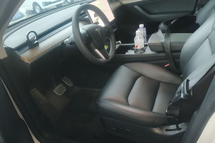 Used Tesla Model Y 2021 Long-Range All-Wheel-Drive Version 3D7 Left Front Seat