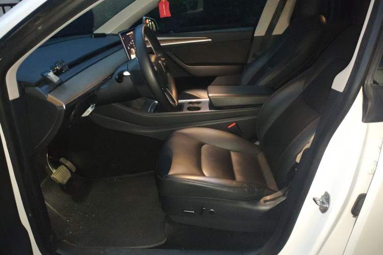 Used Tesla Model Y 2021 Long-Range All-Wheel-Drive Version Left Front Seat