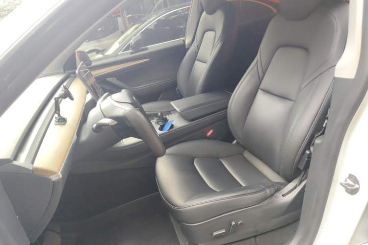 Used Tesla Model Y 2021 Long-Range All-Wheel-Drive Version Left Front Seat