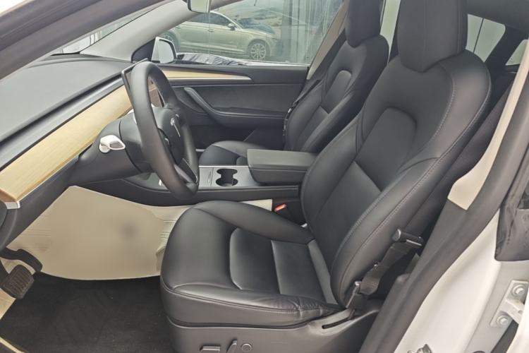 Used Tesla Model Y 2021 Standard Range Rear-Wheel Drive Version Left Front Seat
