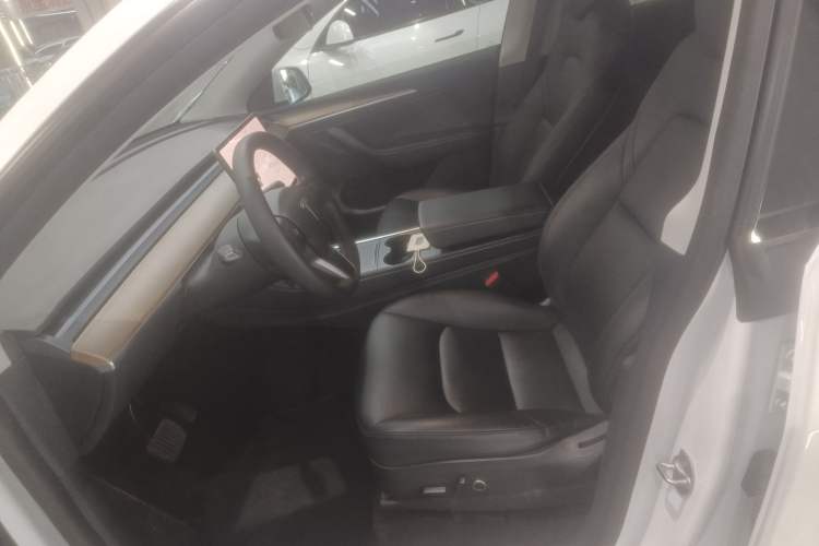 Used Tesla Model Y 2021 Standard Range Rear-Wheel Drive Version Left Front Seat