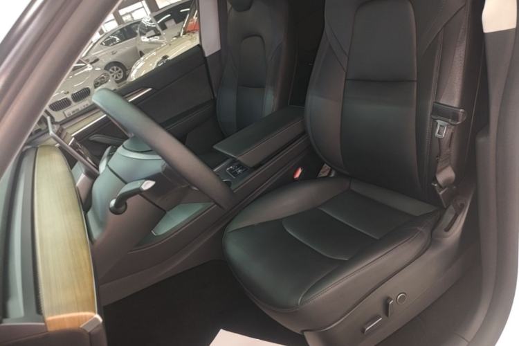 Used Tesla Model Y 2021 Long-Range All-Wheel-Drive Version Left Front Seat