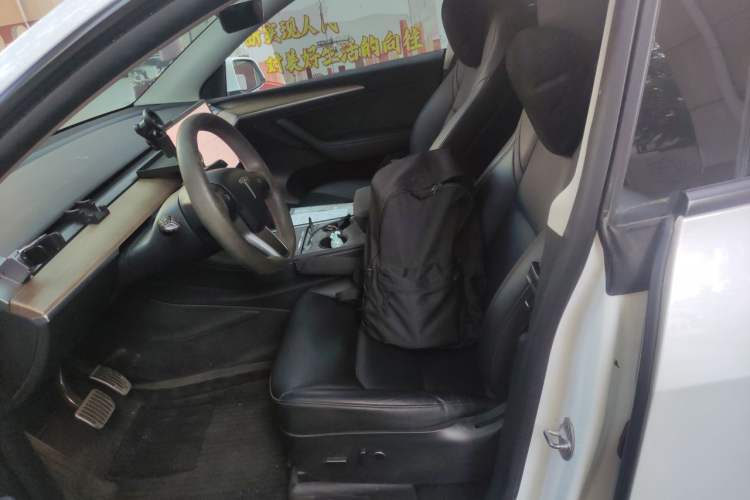 Used Tesla Model Y 2021 Standard Range Rear-Wheel Drive Version Left Front Seat