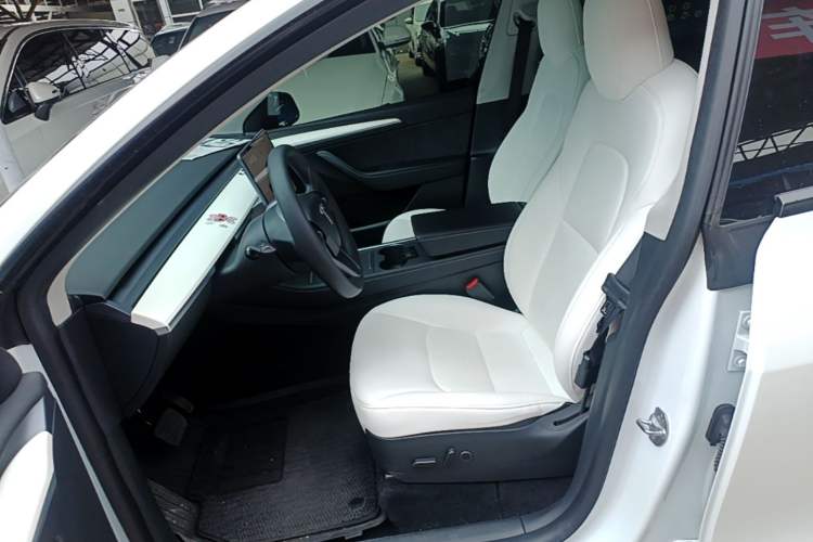 Used Tesla Model Y 2021 Revised Version 2 Long-Range All-Wheel-Drive Edition Left Front Seat