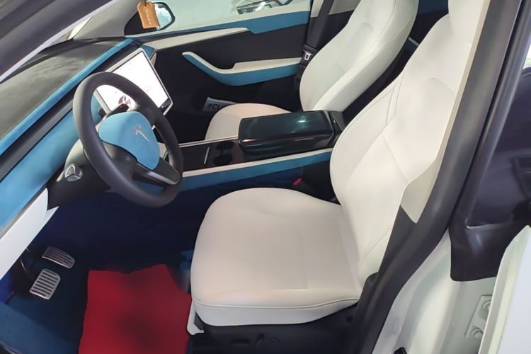 Used Tesla Model Y 2021 Long-Range All-Wheel-Drive Version 3D7 Left Front Seat