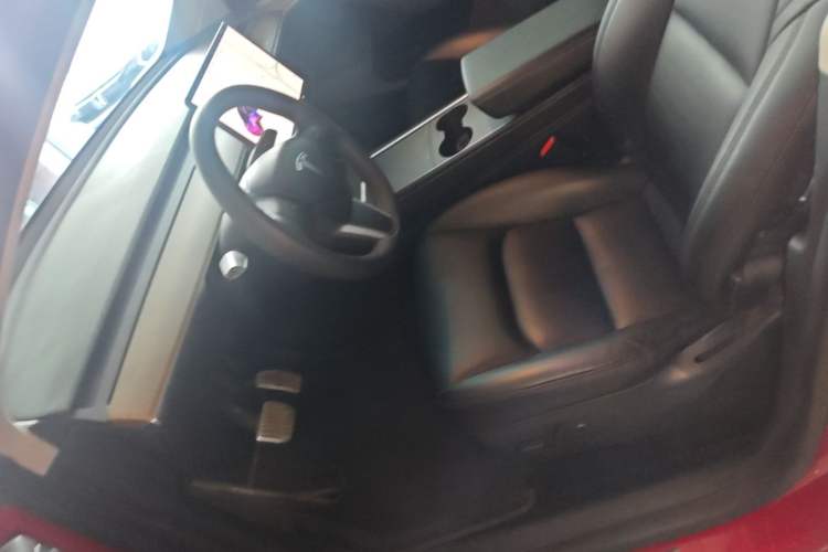 Used Tesla Model Y 2021 Long-Range All-Wheel-Drive Version 3D7 Left Front Seat