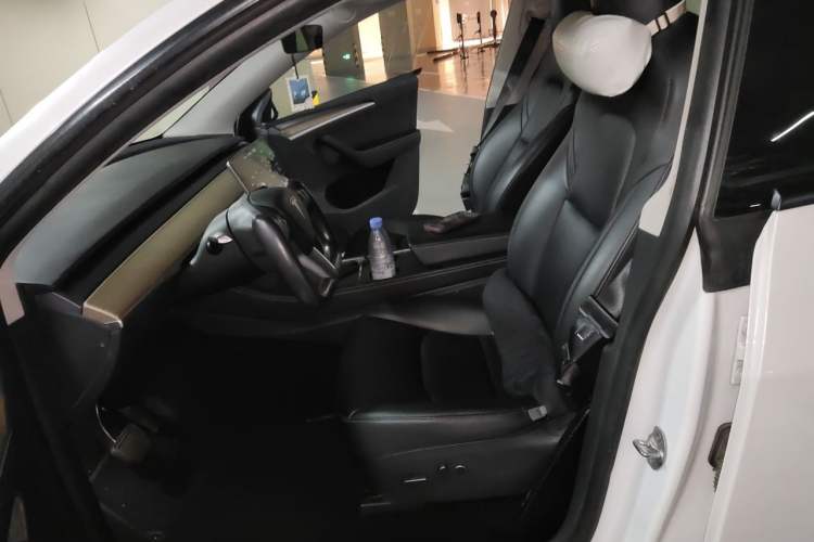 Used Tesla Model Y 2021 Standard Range Rear-Wheel Drive Version Left Front Seat
