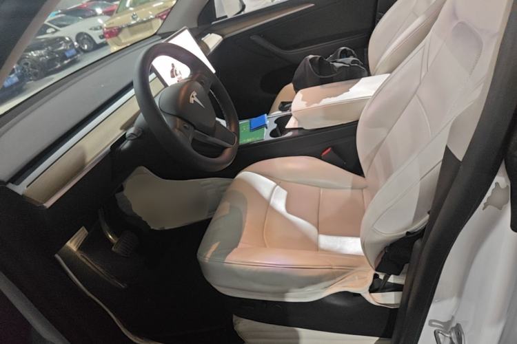 Used Tesla Model Y 2021 Standard Range Rear-Wheel Drive Version Left Front Seat