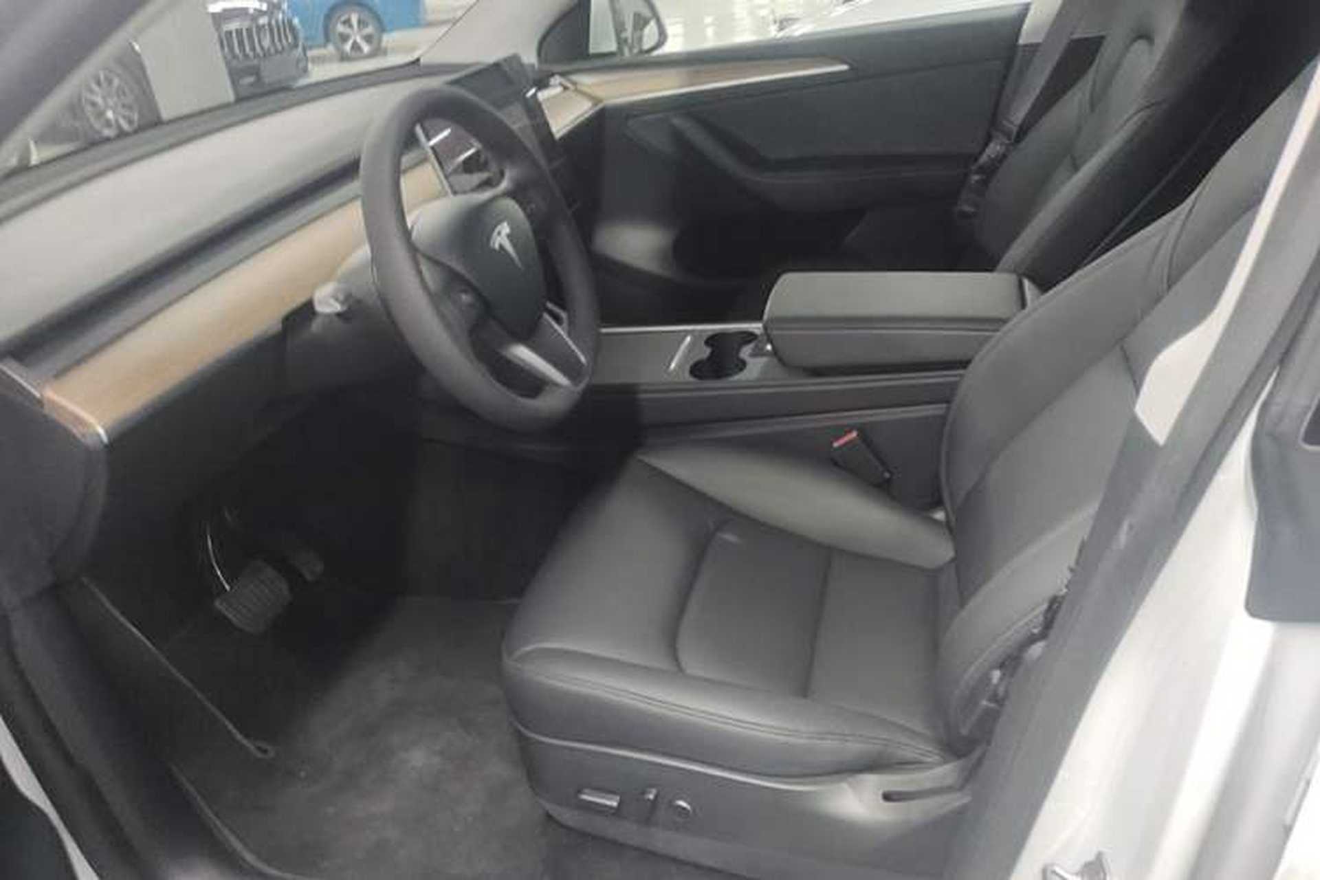 Used Tesla Model Y 2021 Long-Range All-Wheel-Drive Version 3D7 Left Front Seat