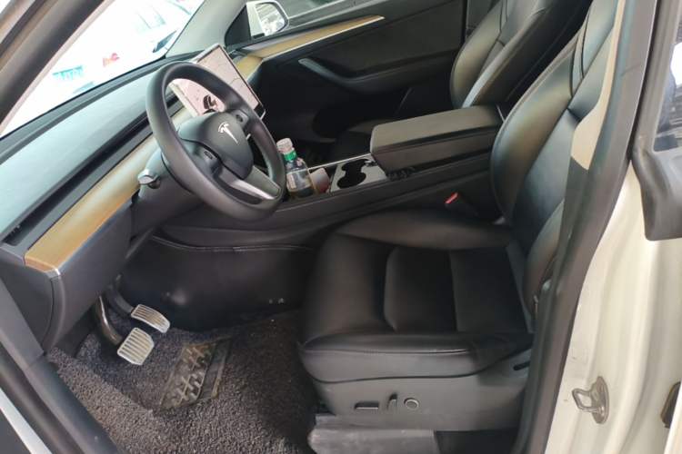 Used Tesla Model Y 2021 Standard Range Rear-Wheel Drive Version Left Front Seat