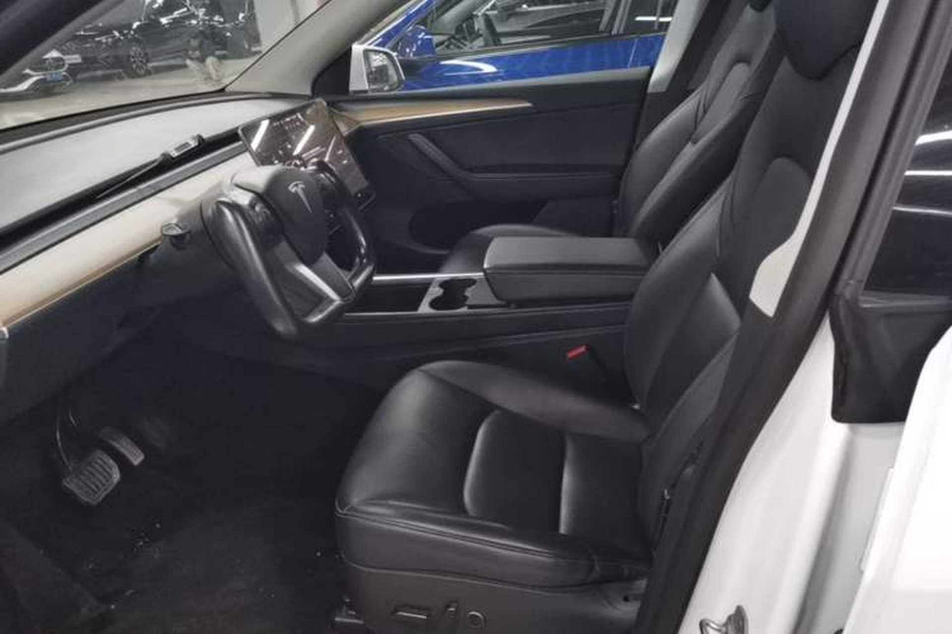 Used Tesla Model Y 2021 Long-Range All-Wheel-Drive Version 3D7 Left Front Seat