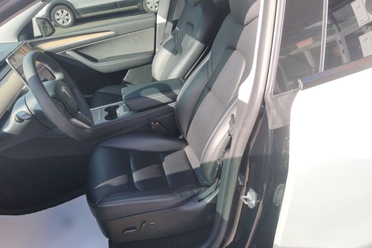 Used Tesla Model Y 2021 Standard Range Rear-Wheel Drive Version Left Front Seat