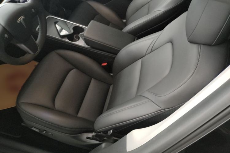 Used Tesla Model Y 2021 Long-Range All-Wheel-Drive Version 3D7 Left Front Seat