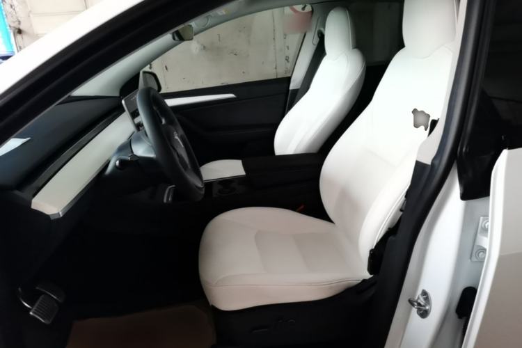 Used Tesla Model Y 2021 Standard Range Rear-Wheel Drive Version Left Front Seat