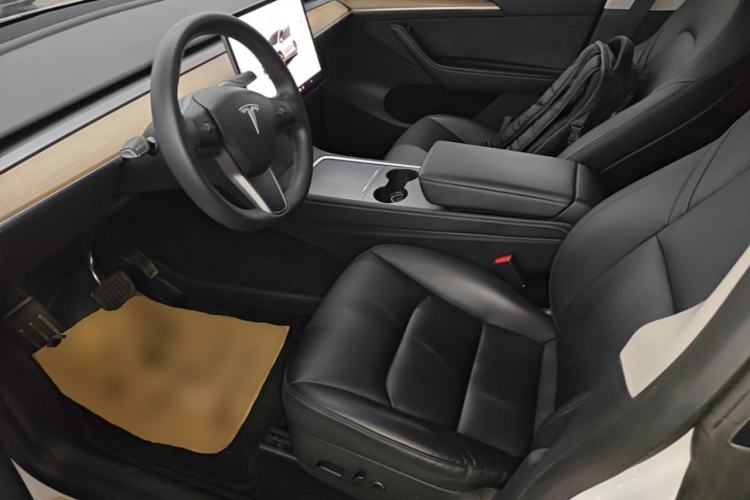 Used Tesla Model Y 2021 Revised Version 2 Long-Range All-Wheel-Drive Edition Left Front Seat
