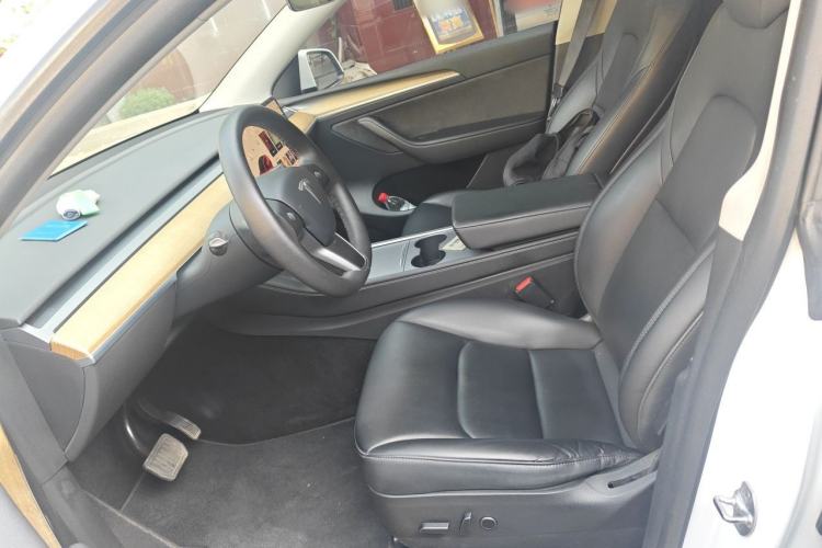 Used Tesla Model Y 2021 Standard Range Rear-Wheel Drive Version Left Front Seat
