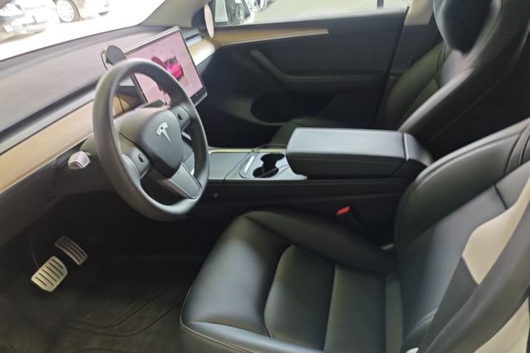Used Tesla Model Y 2021 Performance High-Performance All-Wheel-Drive Version Left Front Seat
