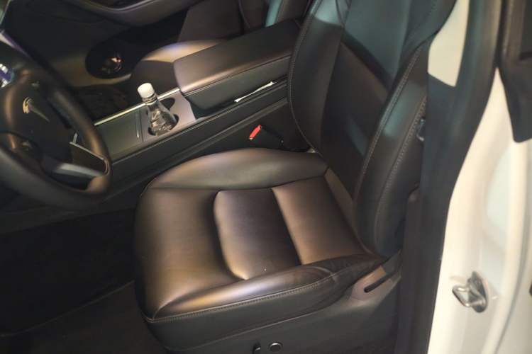 Used Tesla Model Y 2021 Standard Range Rear-Wheel Drive Version Left Front Seat