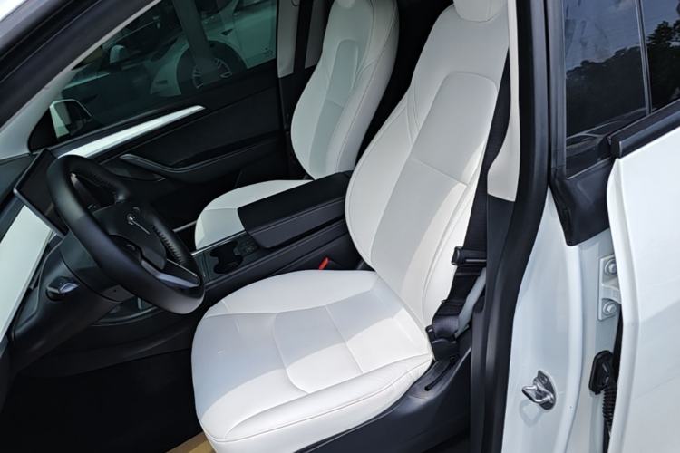 Used Tesla Model Y 2021 Long-Range All-Wheel-Drive Version Left Front Seat