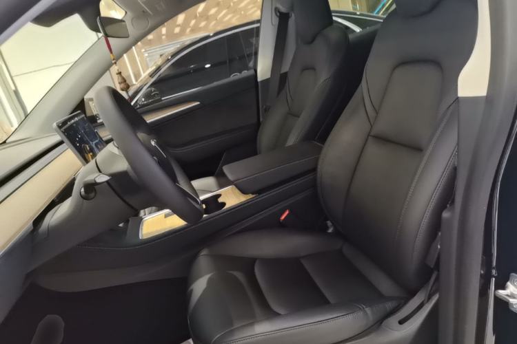 Used Tesla Model Y 2021 Standard Range Rear-Wheel Drive Version Left Front Seat