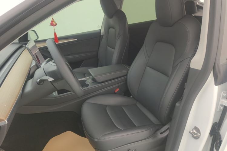 Used Tesla Model Y 2021 Long-Range All-Wheel-Drive Version 3D7 Left Front Seat