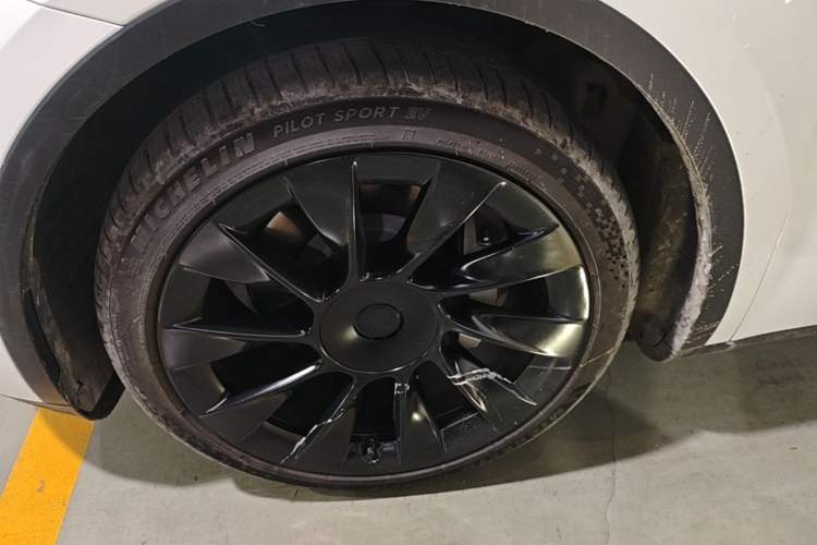 Used Tesla Model Y 2021 Revised Version 2 Long-Range All-Wheel-Drive Edition Left Front Wheel Hub