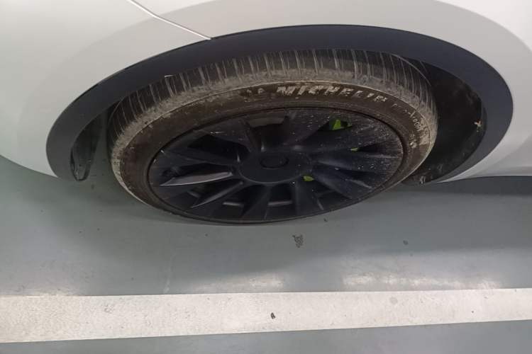 Used Tesla Model Y 2021 Standard Range Rear-Wheel Drive Version Left Front Wheel Hub