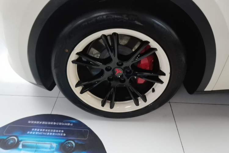 Used Tesla Model Y 2021 Standard Range Rear-Wheel Drive Version Left Front Wheel Hub