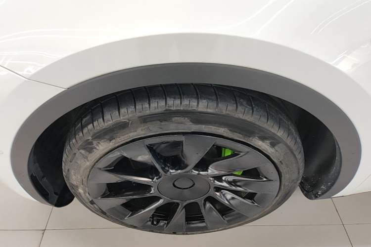 Used Tesla Model Y 2021 Revised Version 2 Long-Range All-Wheel-Drive Edition Left Front Wheel Hub