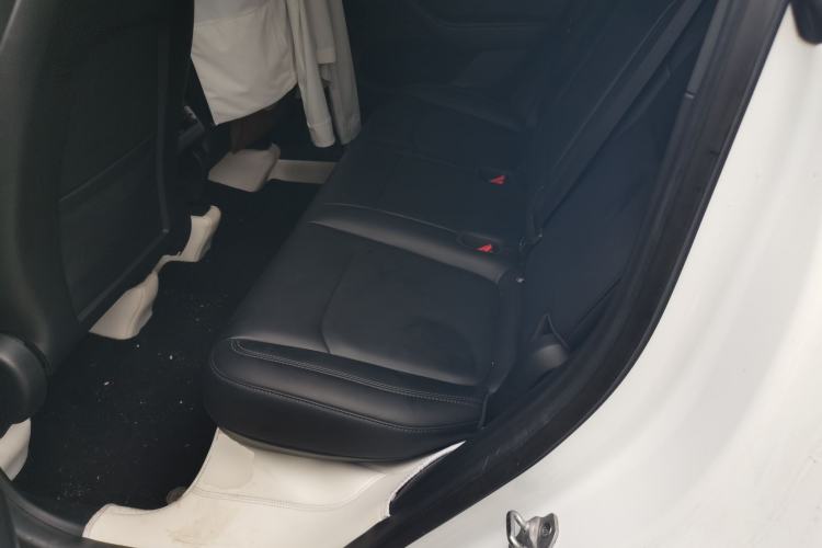 Used Tesla Model Y 2021 Performance High-Performance All-Wheel-Drive Version Left Rear Seat
