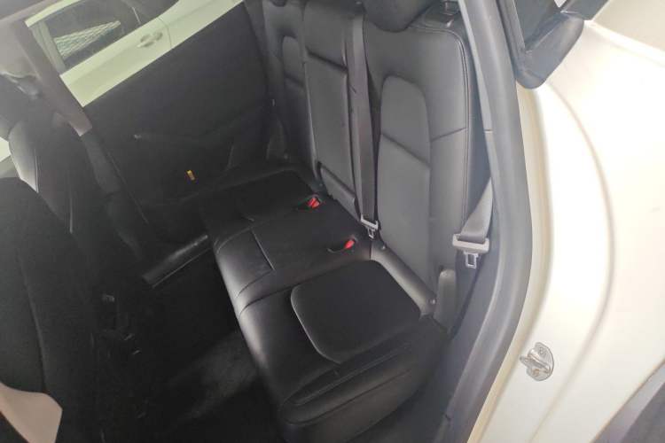 Used Tesla Model Y 2021 Standard Range Rear-Wheel Drive Version Left Rear Seat